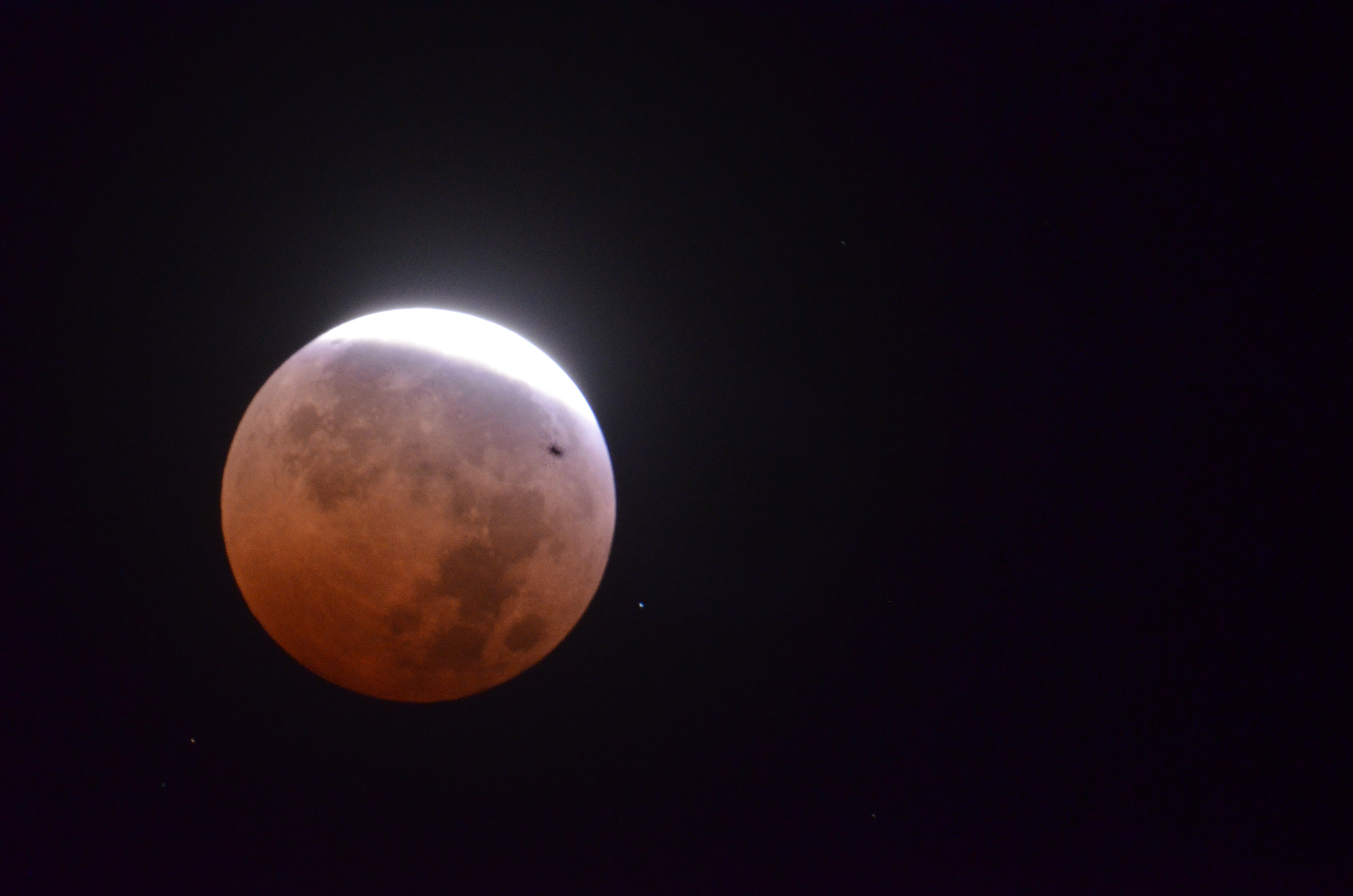 Veja registros do eclipse lunar na Paraíba 