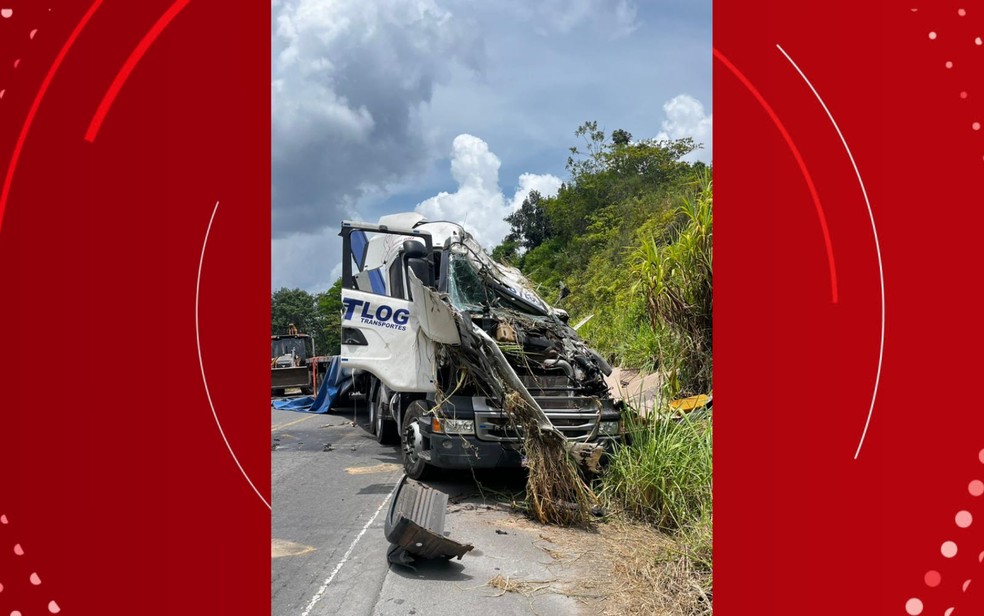 Motorista morre apór perder controle de caminhão em Gandu — Foto: Reprodução/TV Santa Cruz