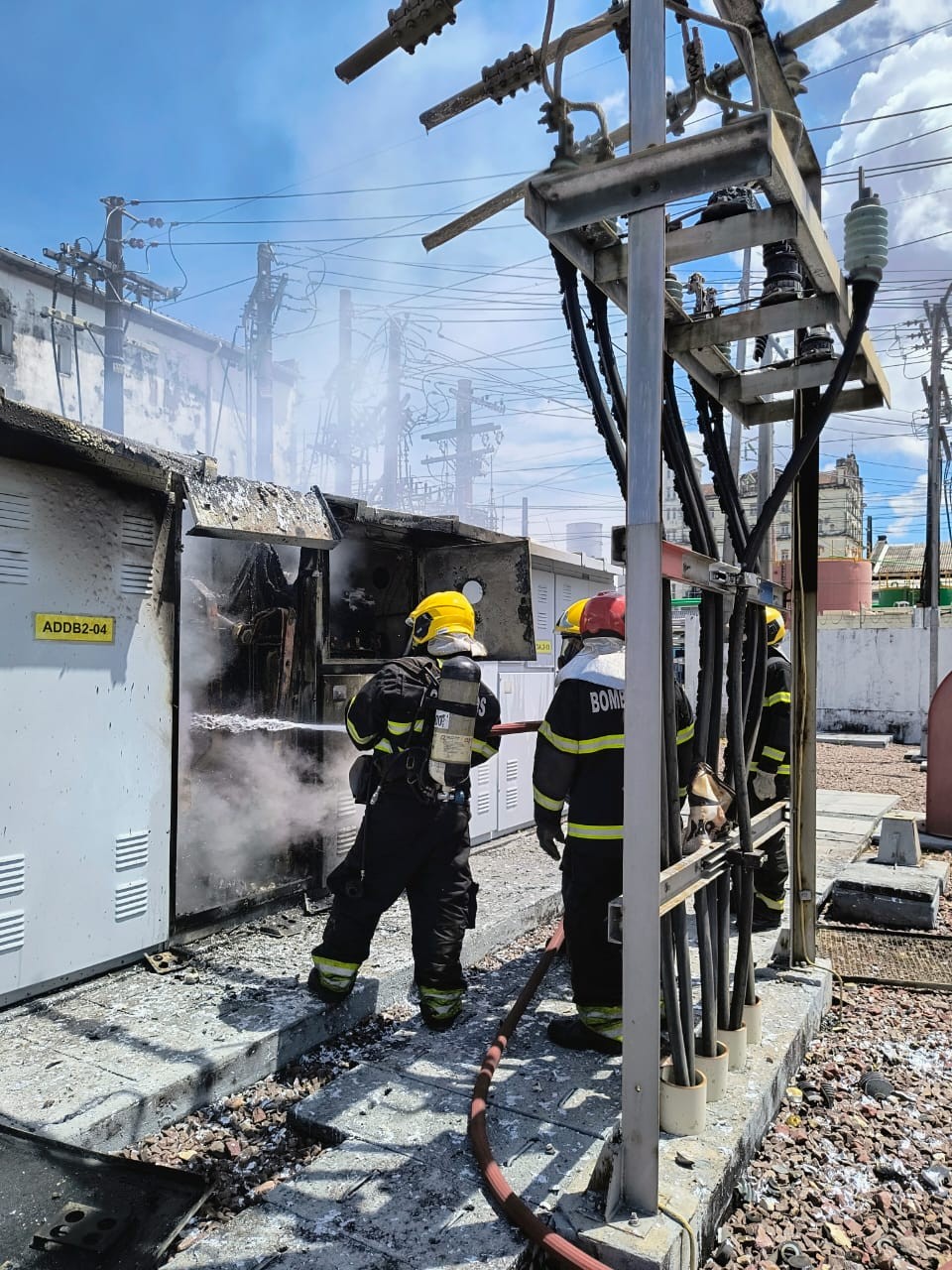 Incêndio atinge subestação de energia na Zona Sul de Manaus