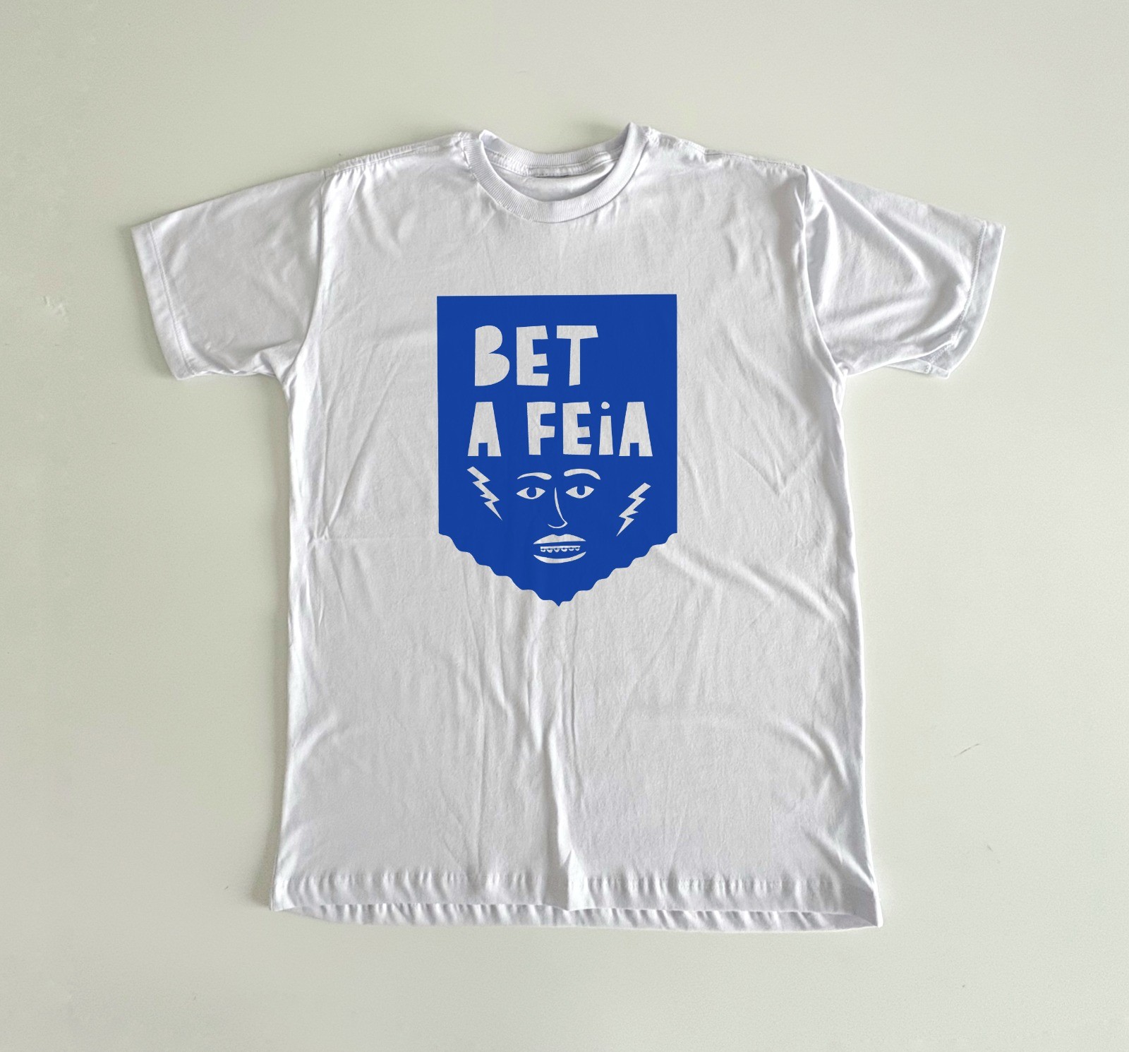 'Bet, a Feia': artista é ameaçada de processo após sátira com anúncios de site de apostas que patrocina carnaval de Olinda