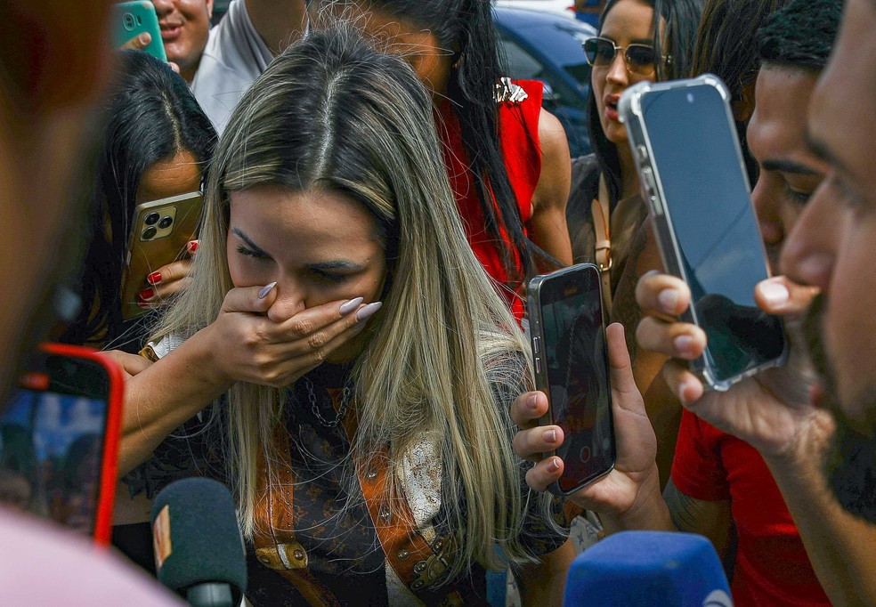 Deolane Bezerra chega ao fórum Rodolpho Aureliano, nesta terça-feira (10). — Foto: RAFAEL VIEIRA/ESTADÃO CONTEÚDO