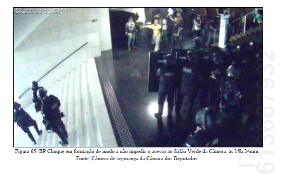 Policiais militares no Congresso Nacional, no dia 8 de janeiro — Foto: PGR/Reprodução