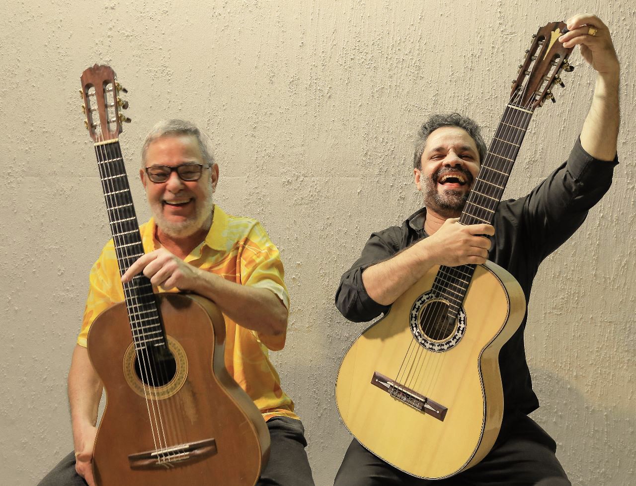 Marco Pereira e Rogério Caetano se irmanam nas requintadas tramas dos violões do álbum ‘Folia das cinco’