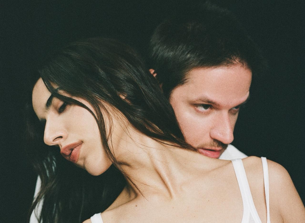 Rubel reenvia ‘Carta de Maria’ com a vitalidade pop de Marina Sena em single que cruza bem os estilos dos artistas