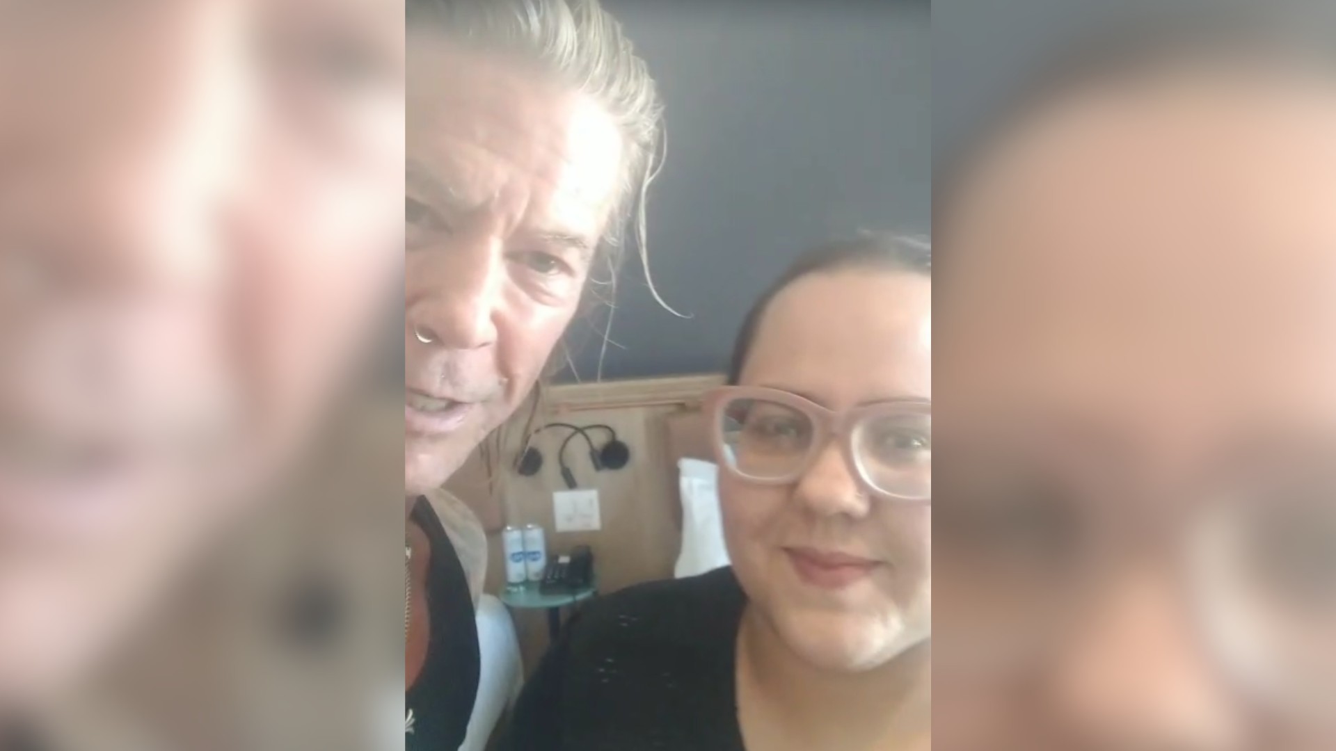 Duff na manicure, Axl Rose flagra capivara e chapéu feito por fã: veja curiosidades do show do Guns N' Roses em Rio Preto