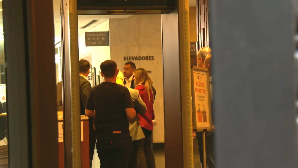Policiais cumpriram mandado na Alerj na manhã desta quarta-feira (3) — Foto: Reprodução/ TV Globo