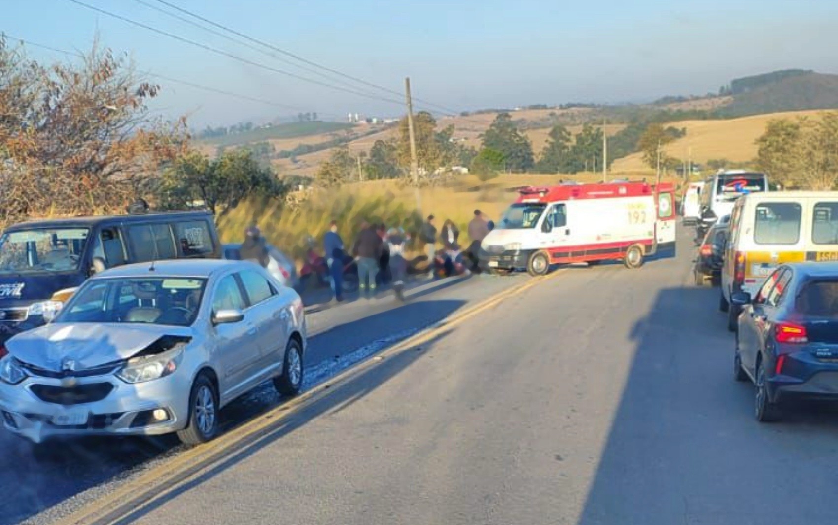Engavetamento deixa feridos na rodovia entre Lavras e Ijaci, MG