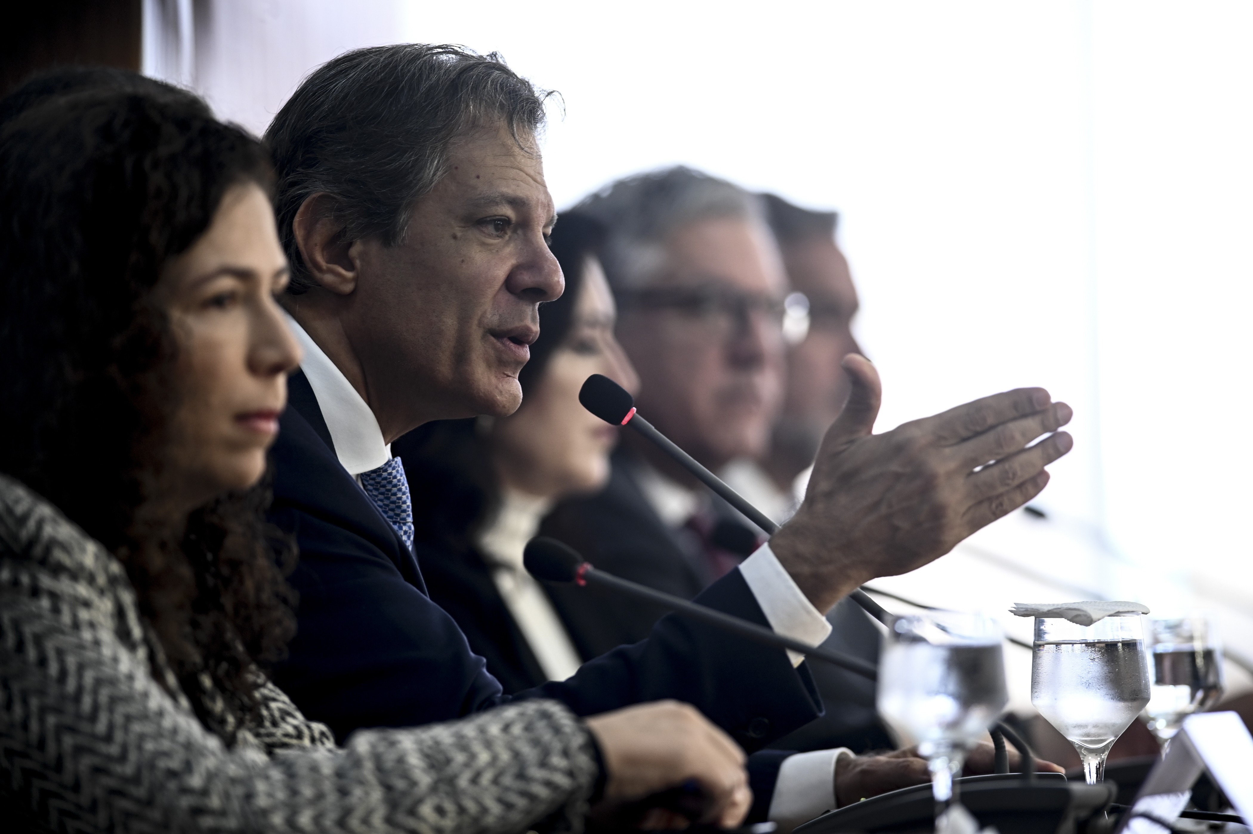 Abono salarial, Fundeb, supersalários: o que muda com PEC aprovada pelo Congresso