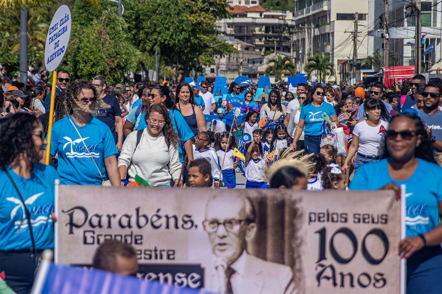 Desfile Cívico marca comemorações pelos 212 anos de Macaé, no RJ