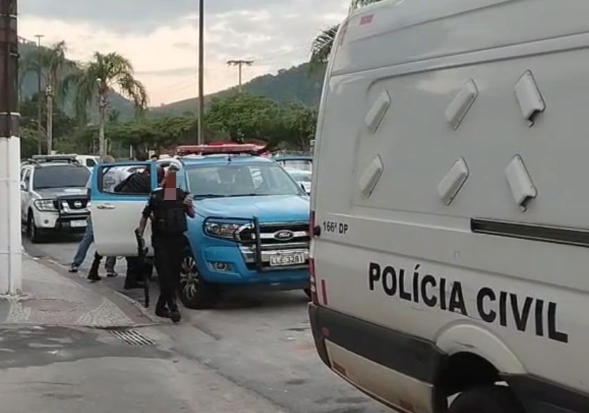 Três homens são presos em operação contra o tráfico de drogas em Angra dos Reis