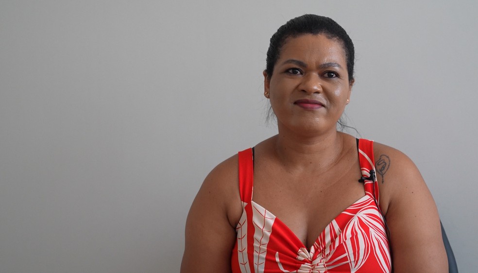 Anailza Ferreira, de 38 anos, conta já ter feito mais de 30 testes de gravidez ao longo das tentativas — Foto: Fábio Tito/g1