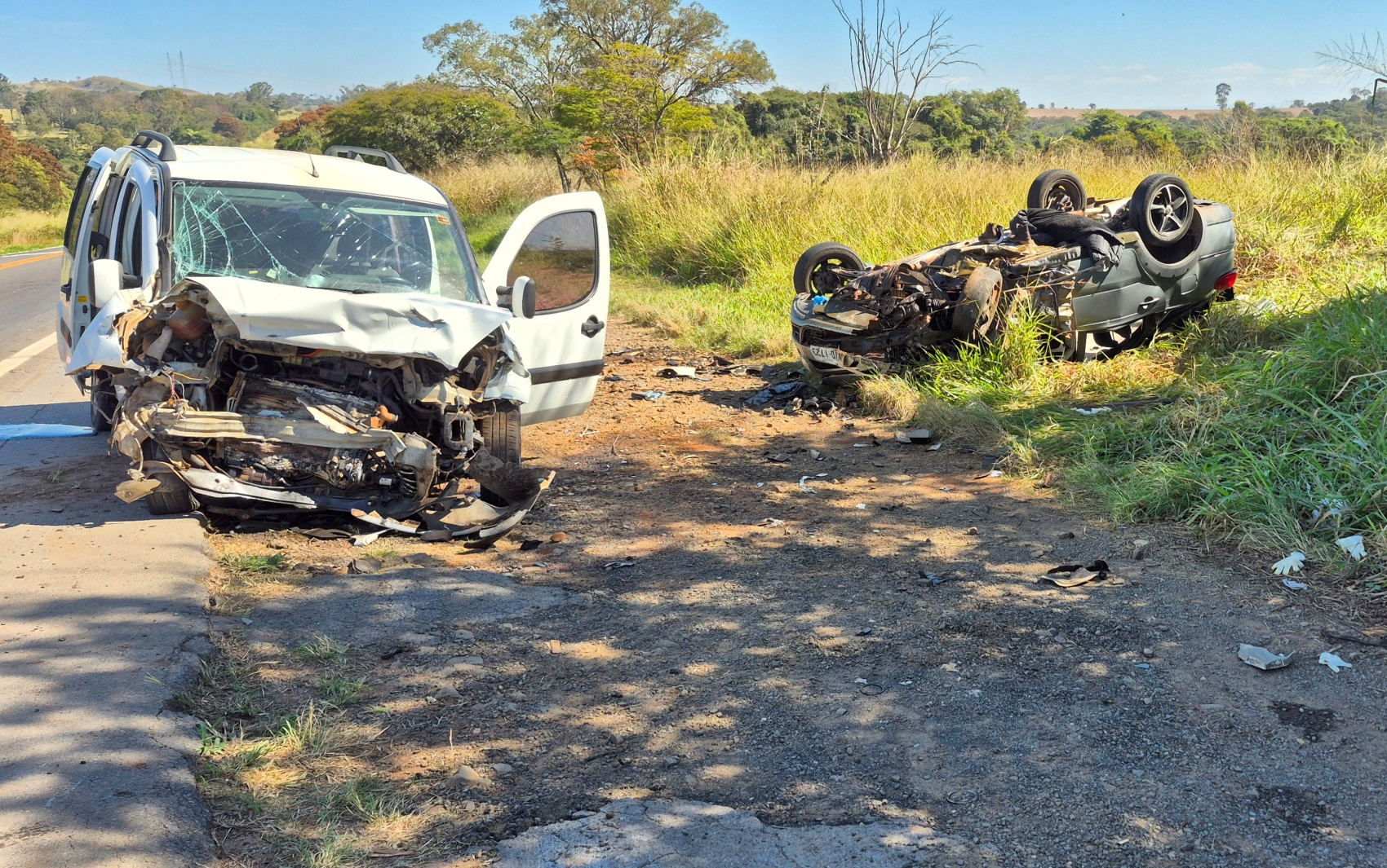 Acidente entre dois veículos na MG-050 deixa 11 pessoas feridas