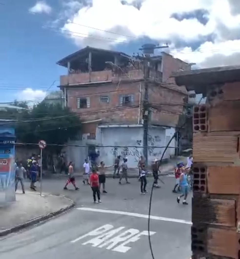 Briga de torcidas organizadas em MG: torcedor espancado e internado em  estado grave é transferido de hospital, Centro-Oeste