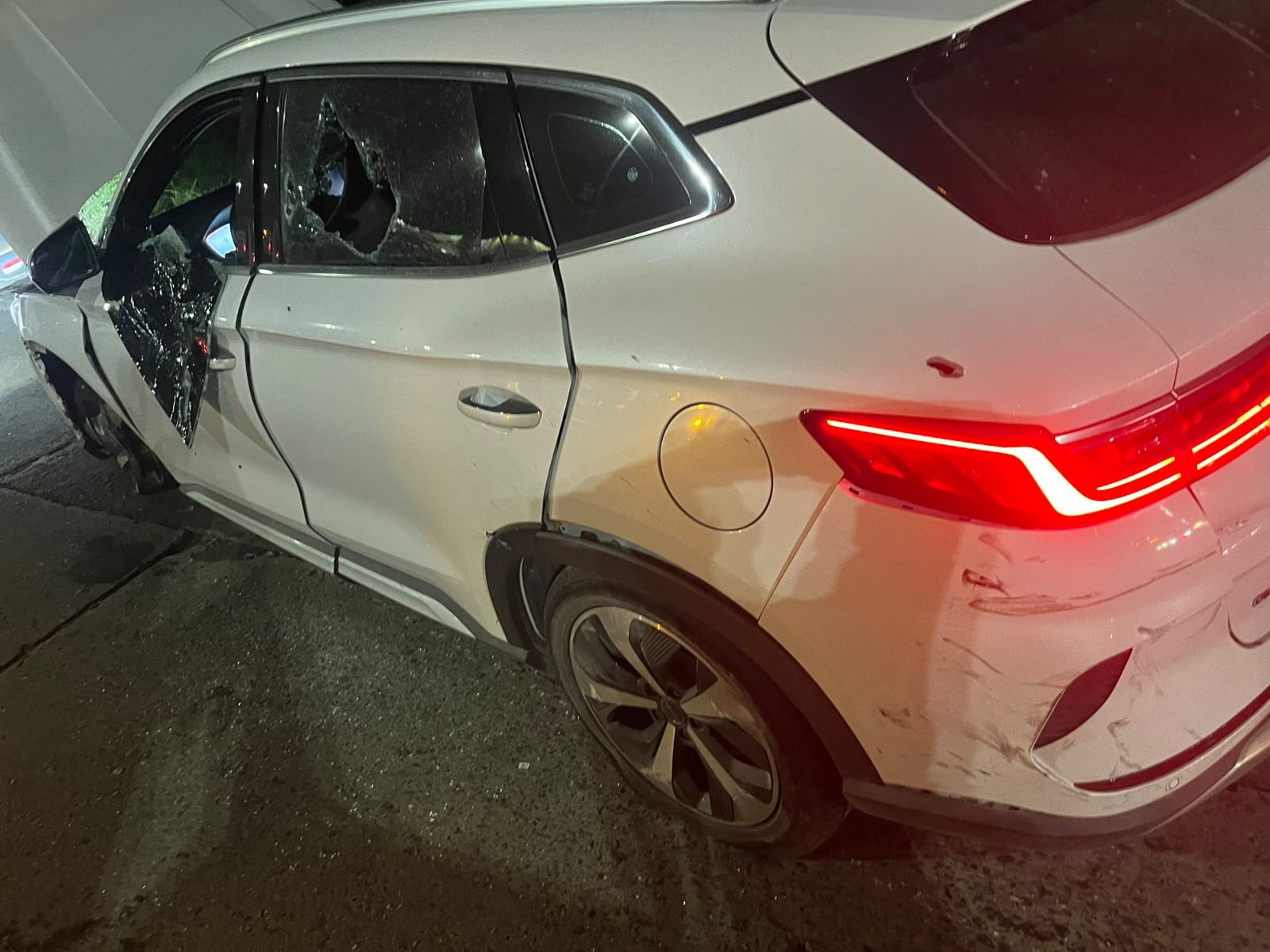 Vídeos mostram policiais atirando contra carro de ex-vereador morto na Avenida Brasil, no Rio