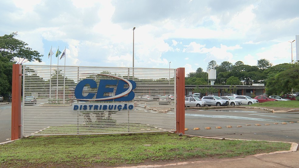 Fachada da  Companhia Energética de Brasília (CEB) — Foto: TV Globo/Reprodução 