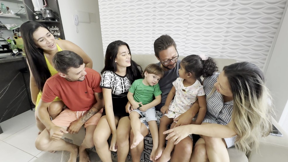 Famlia de Eduardo Correia e Sandra Jordana reunida, com filhos e netos  Foto: TV Cabo Branco/Reproduo
