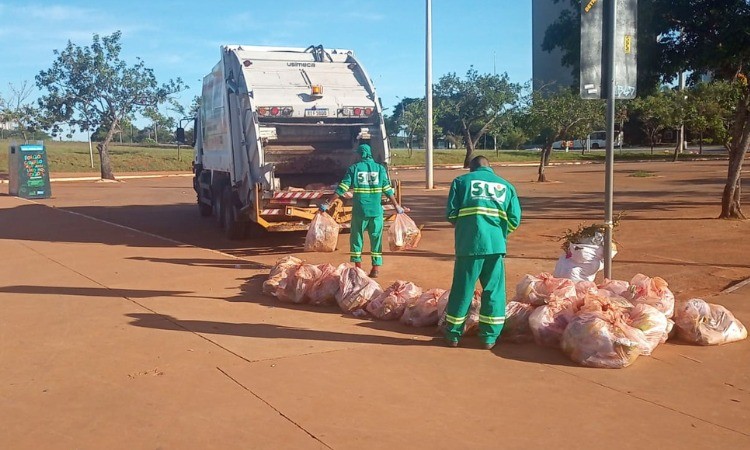 Dia do Gari: coleta e limpeza de lixo estão suspensas nesta quinta-feira (16) no DF