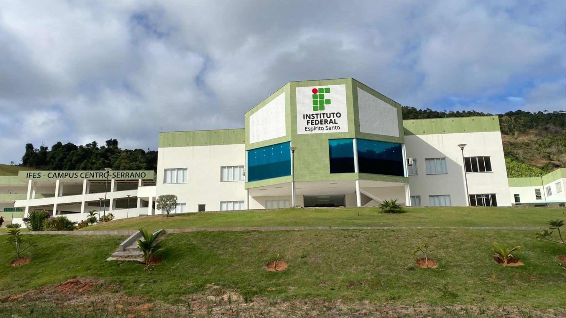 Ifes abre mais de 4,6 mil vagas para cursos técnicos de graça; saiba como se inscrever