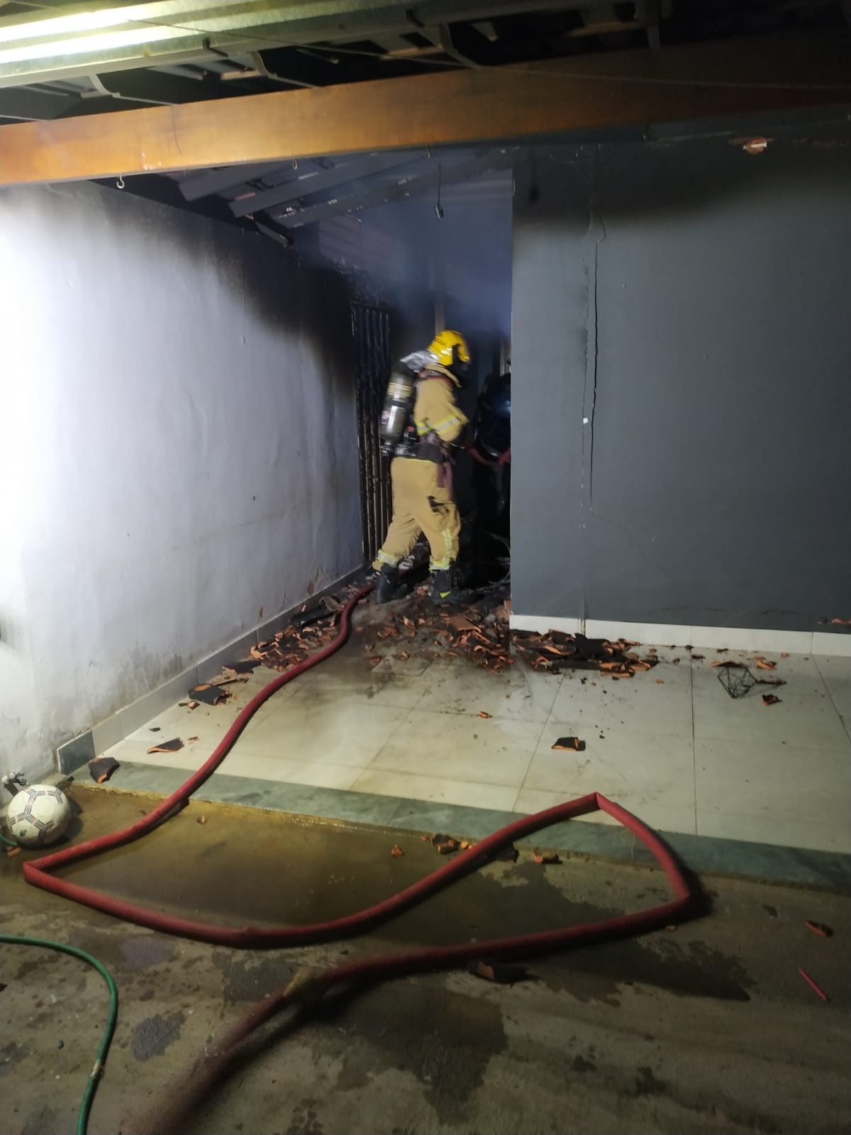 Curto-circuito em ventilador pode ter causado incêndio em casa no bairro Carmelo, em Montes Claros