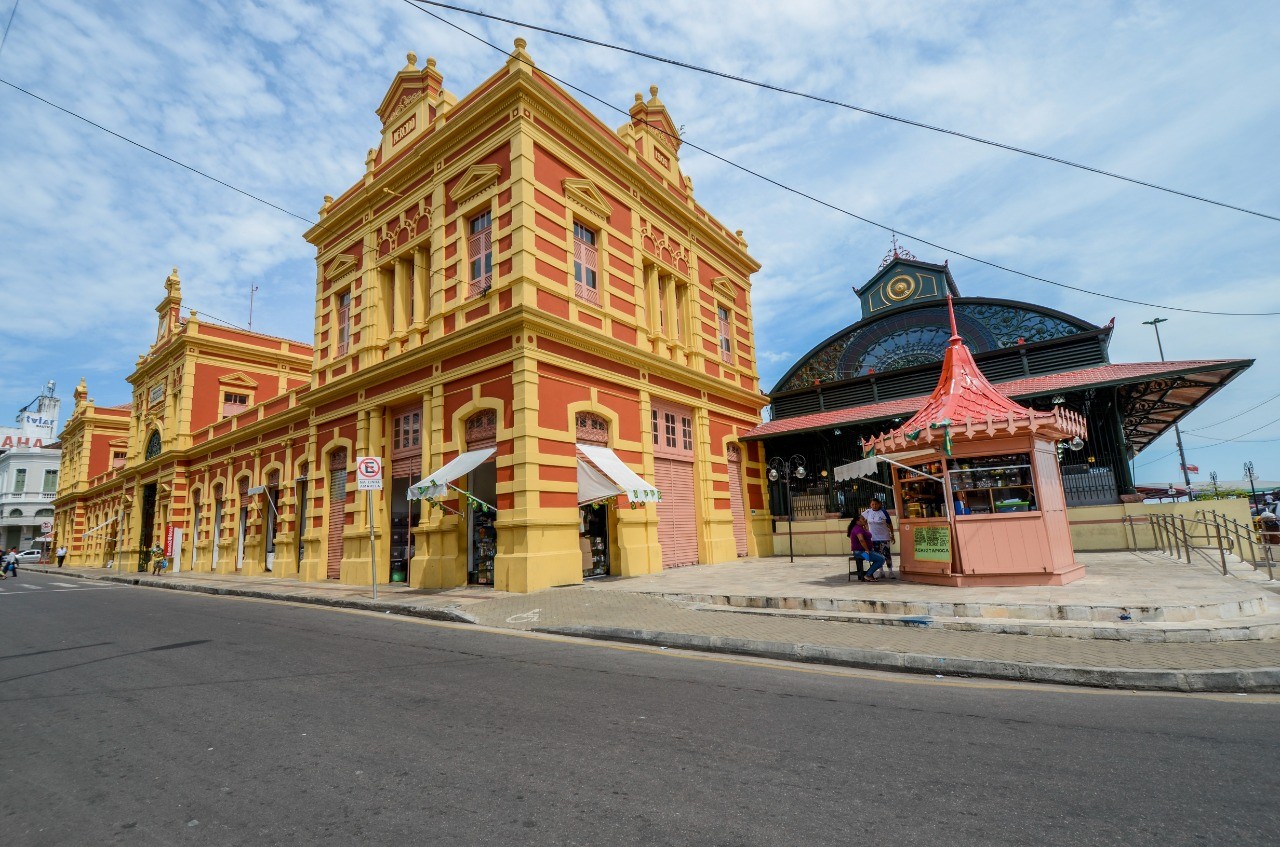 Manaus mantém serviços essenciais em ponto facultativo e feriado do Natal 2024, diz prefeitura