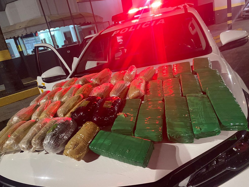 Homem foi preso em flagrante por tráfico de drogas, em Presidente Epitácio (SP) — Foto: Polícia Rodoviária