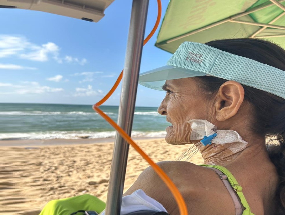 Maria Emília, moradora da cidade de Floresta, no Sertão de Pernambuco, viu o mar pela primeira vez antes, no Recife — Foto: Reprodução/WhatsApp