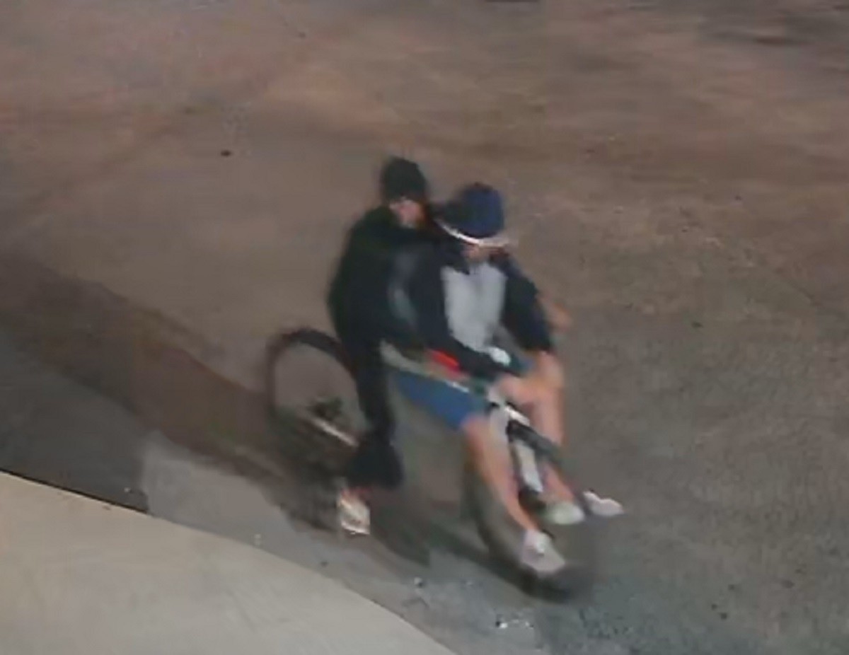 Polícia divulga imagem de suspeitos de assassinar jovem na Ponta da Terra, em Maceió