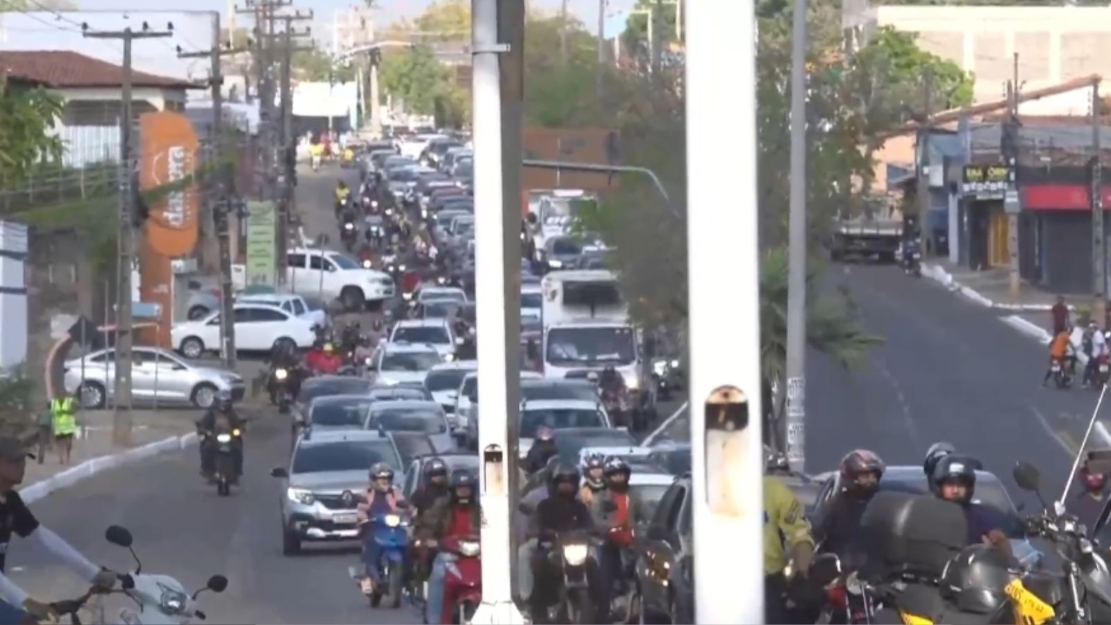 Congestionamento: acidente com 4 veículos causa interdição parcial na Ponte da Primavera em Teresina