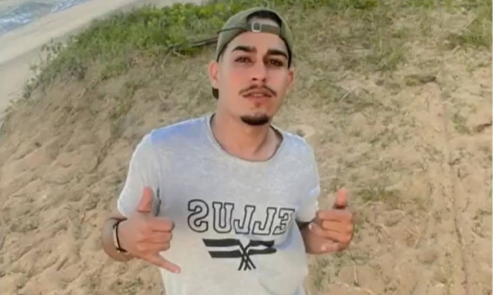 Jovem morre após batida entre motocicleta e carro em Dias D'Ávila — Foto: Foto: Reprodução/TV Bahia