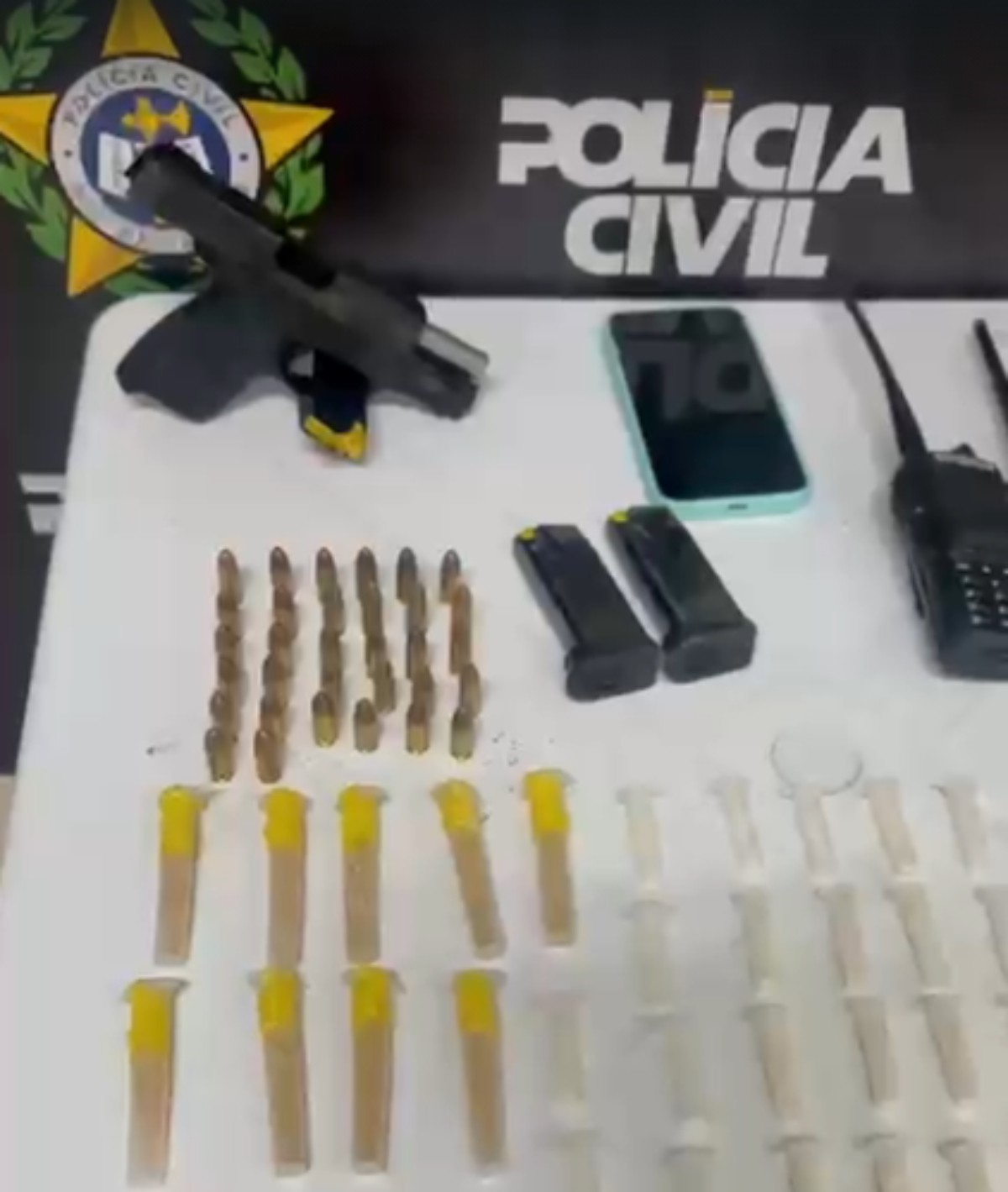 Jovem apontado como gerente do tráfico é preso com arma em Barra Mansa