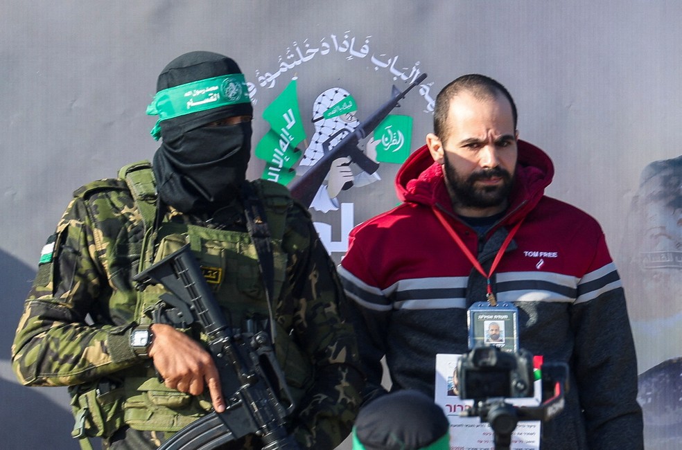 Yarden Bibas, refém israelense libertado pelo Hamas — Foto: REUTERS/Ramadan Abed