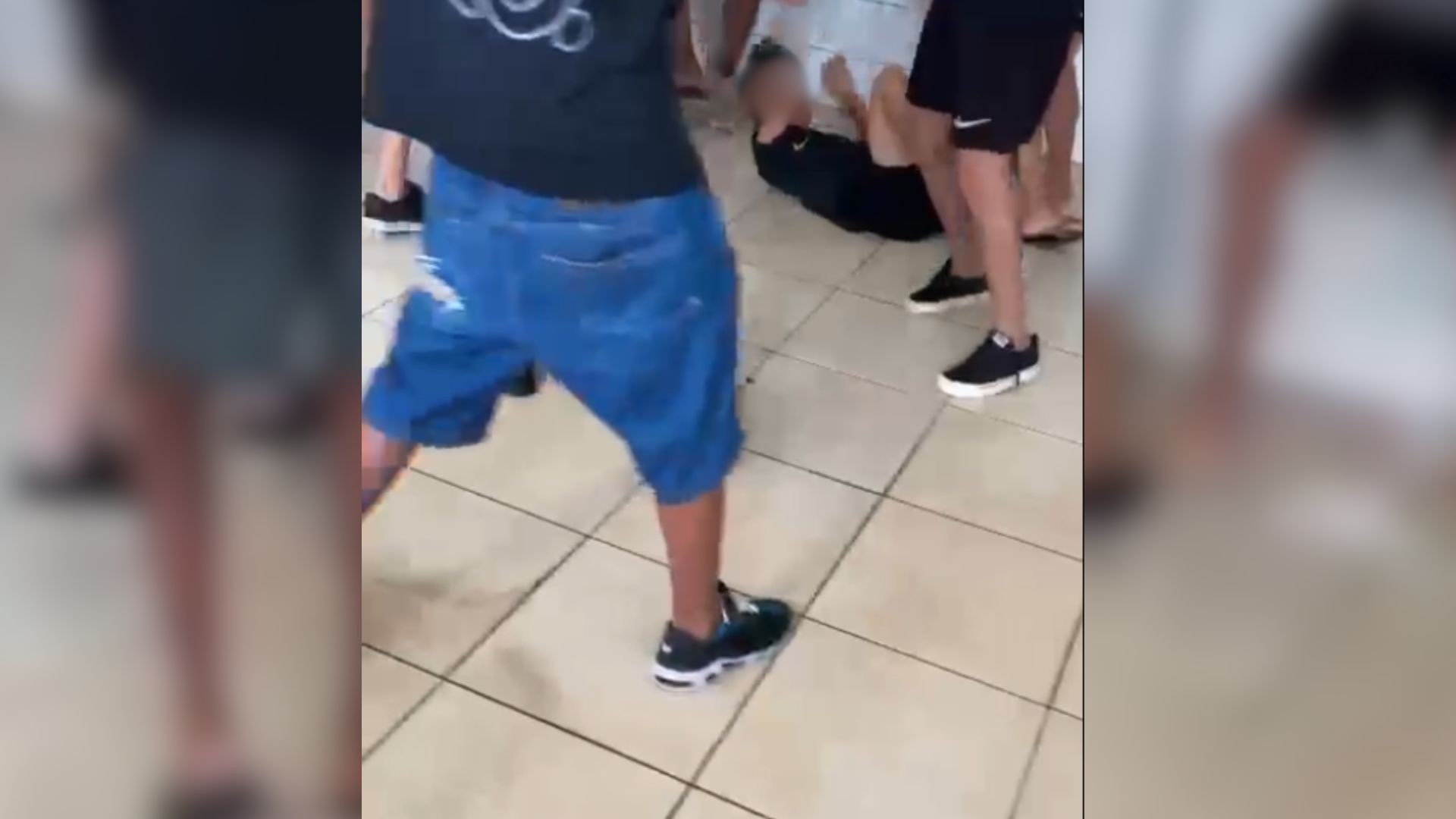 Adolescente é agredido por alunos em escola estadual; vídeo 