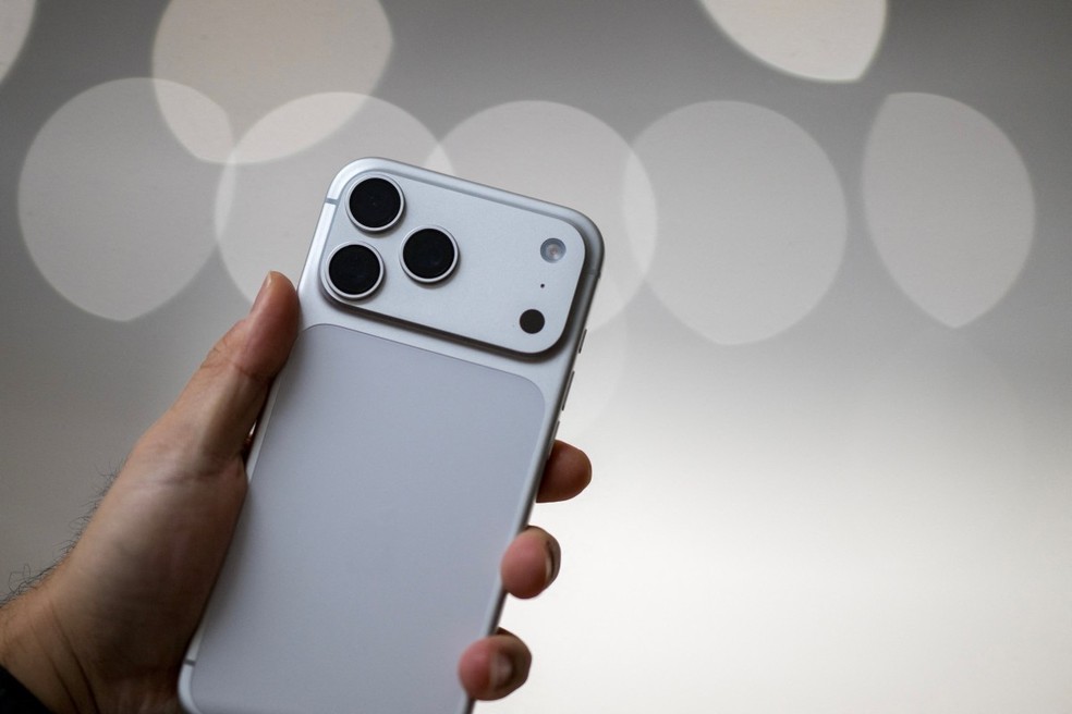 Apple iPhone 17 Pro — Foto: Nic Coury/AFP