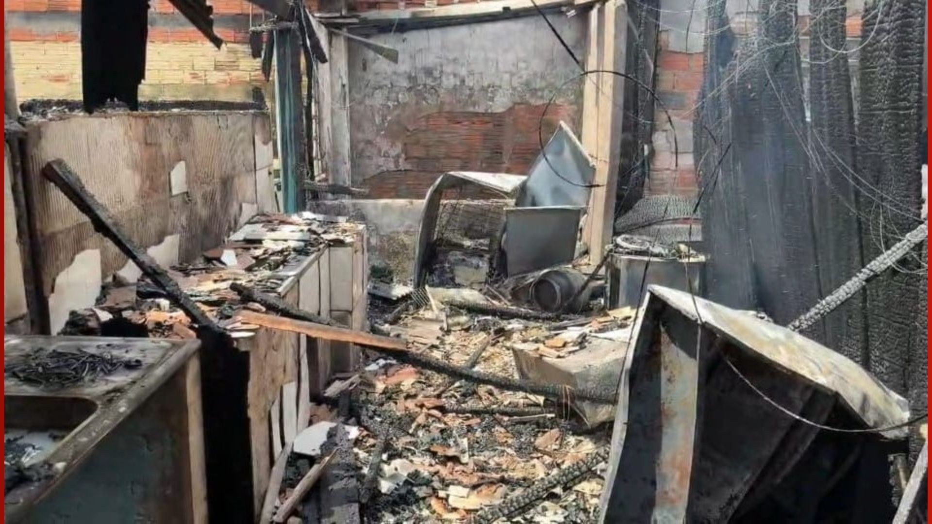 Máquina de lavar pega fogo e provoca incêndio em RO; apartamento fica destruído