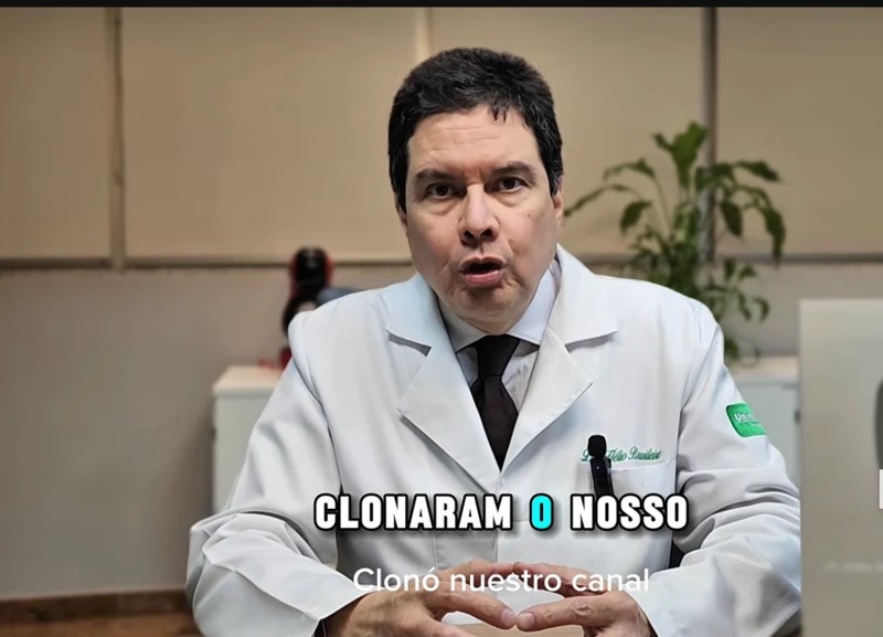 O médico que teve imagem clonada por IA para vender curas milagrosas no YouTube: 'Podem estar causando danos fatais a idosos'