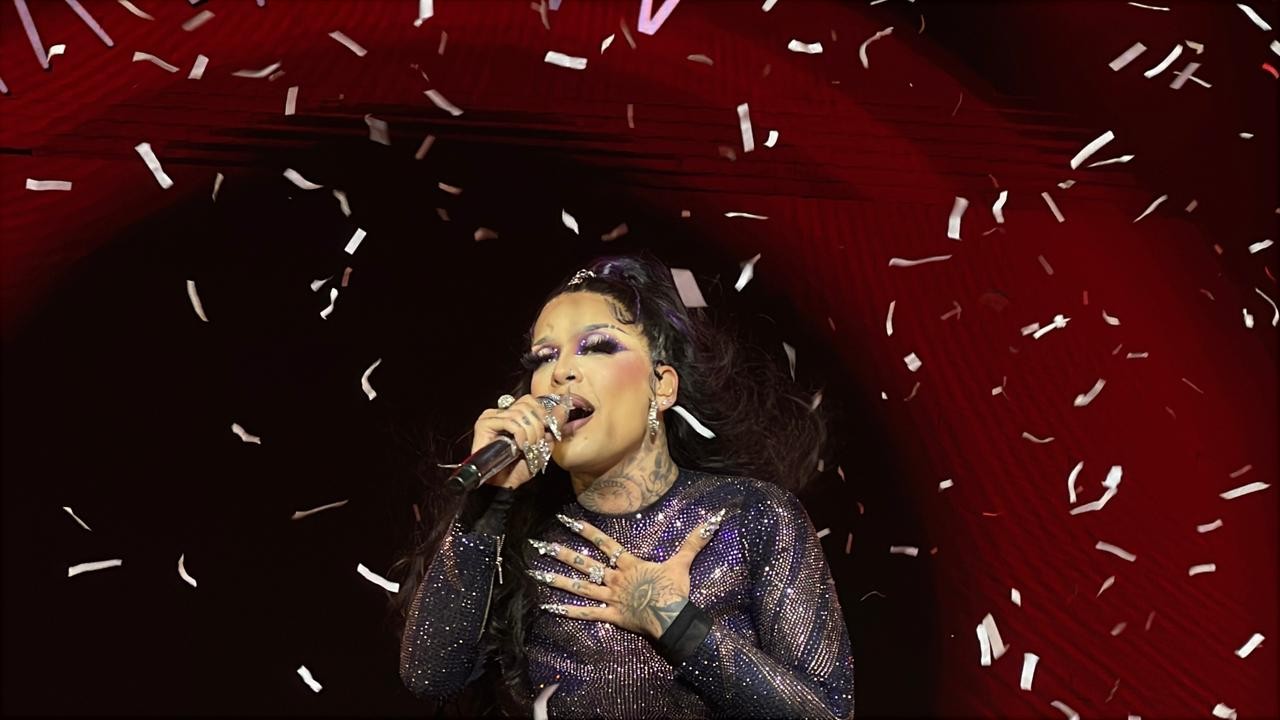 'Eita, Glória (Groove)!': com show versátil, cantora apresenta música nova pela primeira vez e reúne 'todas as tribos' na Festa Junina de Votorantim