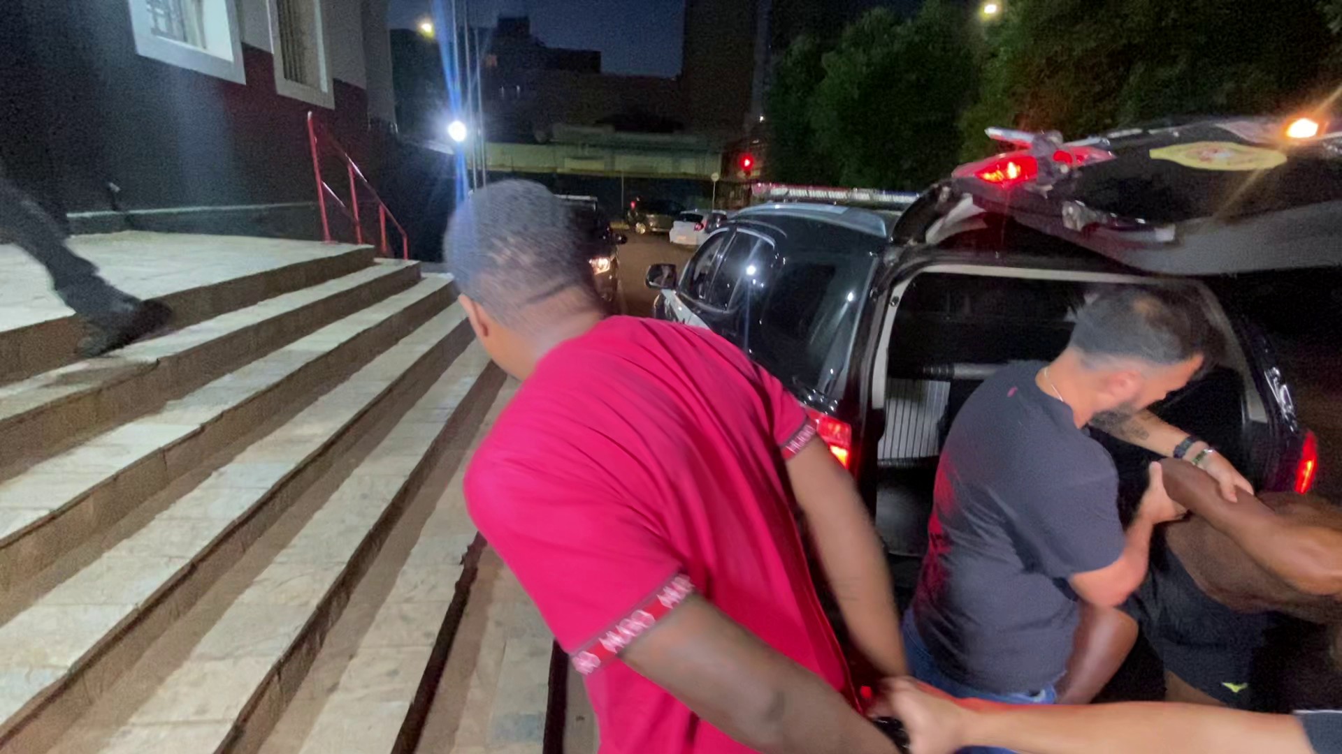 Polícia prende 2º suspeito de assalto a condomínio e detém homem com relógios roubados em Ribeirão Preto