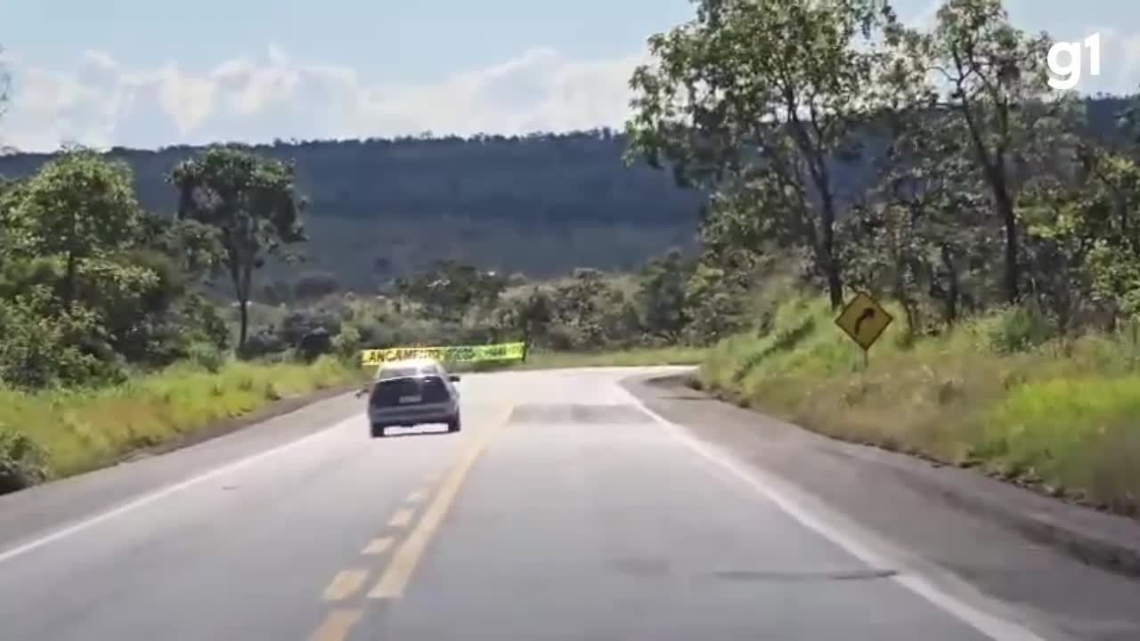 VÍDEO: Motorista com sinais de embriaguez é flagrado dirigindo em zigue-zague na BR-040, em MG