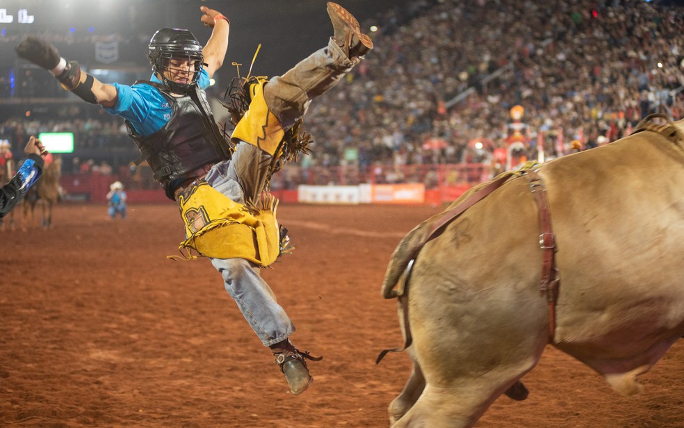 Campeão em Barretos, jovem peão planeja competir nos EUA - Portal Gerais