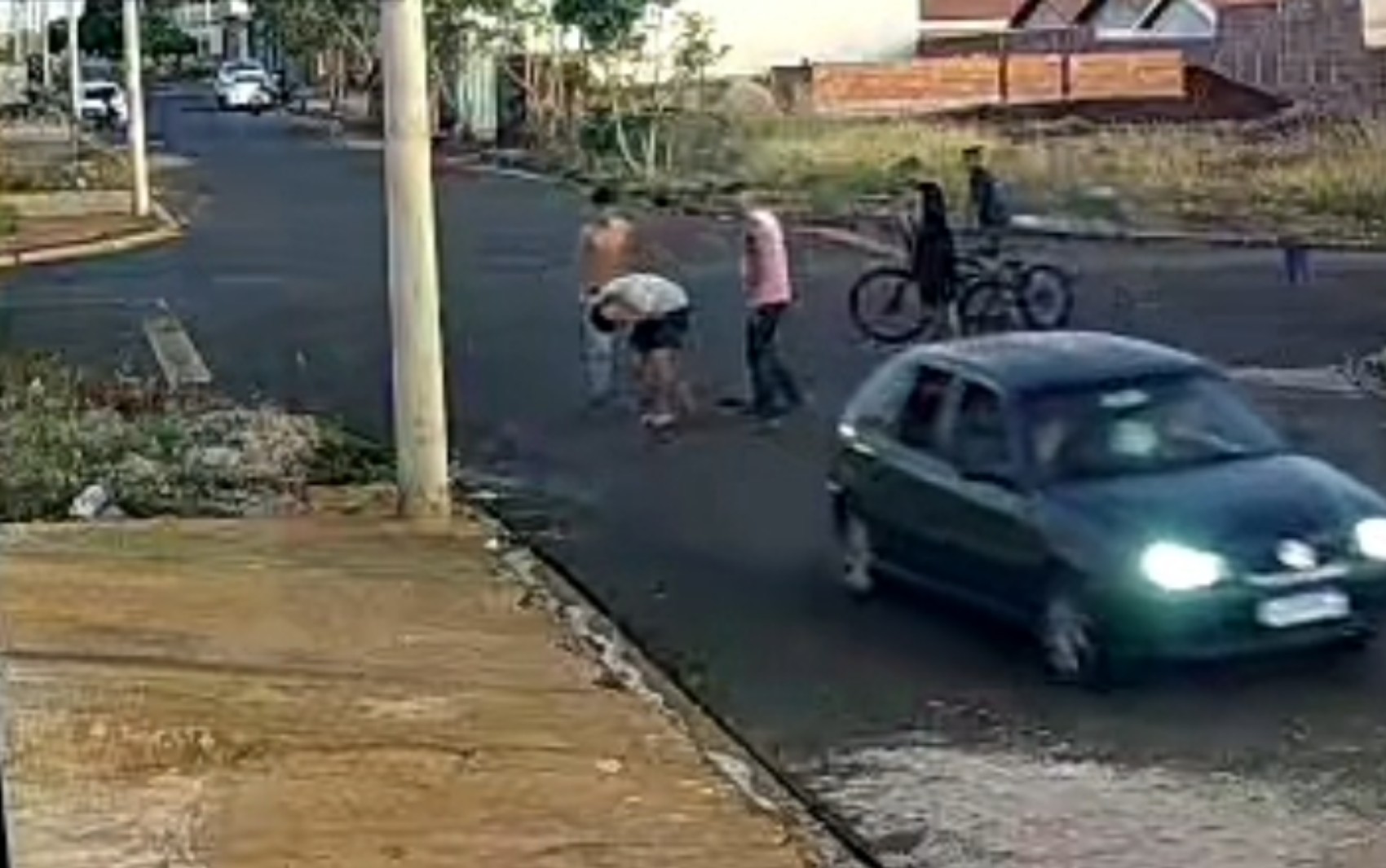 Adolescente tem nariz fraturado após ser agredido por pai e filho por causa de pipa em Ituverava, SP
