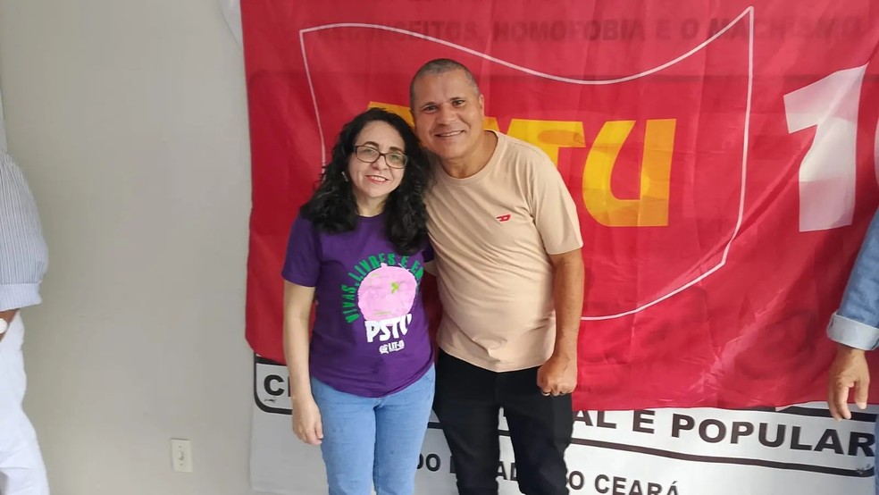 Reginaldo Ferreira, candidato ao Senado pelo PSTU, ao lado de Ivonete Félix, candidata a vice-governadora pelo mesmo partido. — Foto: PSTU/Divulgação