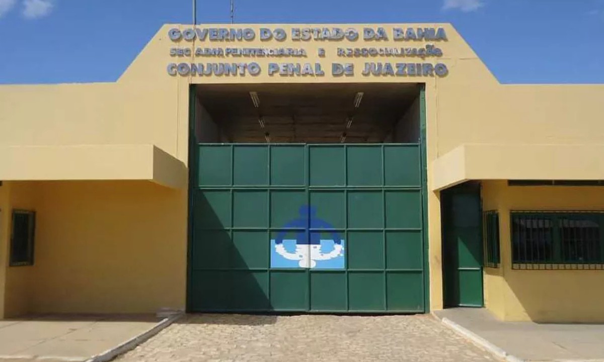 Mulher suspeita de estelionato, extorsão e associação criminosa é presa na Bahia