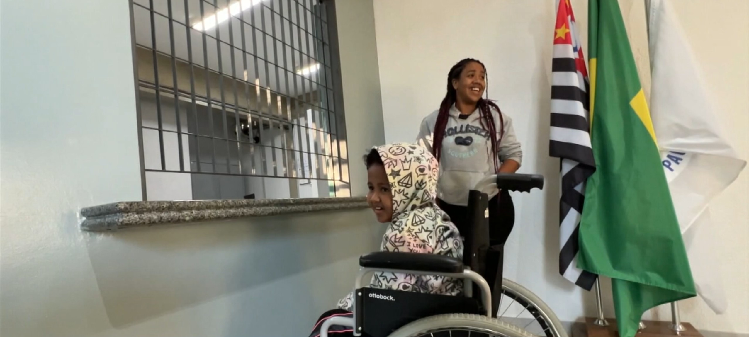 Elevador quebrado deixa aluna em cadeira de rodas sem aulas há três meses em escola estadual de Campinas