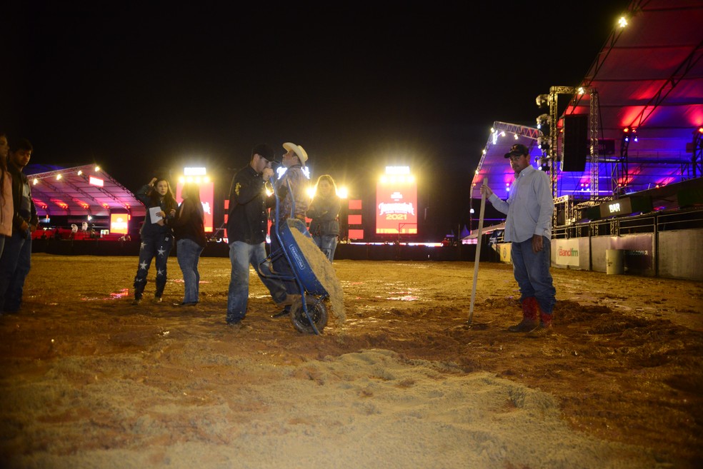 Jaguariúna Rodeo Festival - Por mais noites que viram dias! Vem JRF 2021!  🚀🚀🚀 #JRF21 . . . . . Para todas as idades, será obrigatório a  apresentação do comprovante completo de