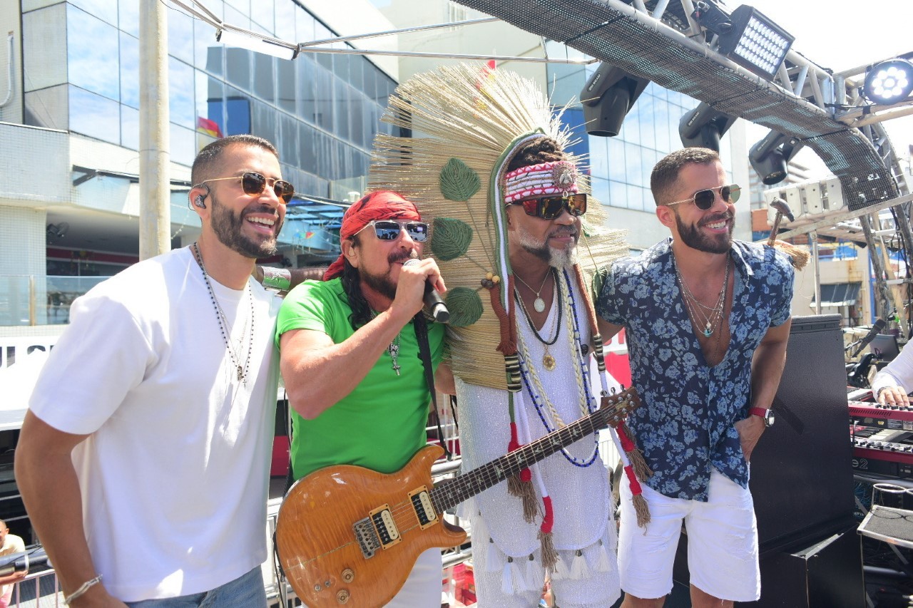 FOTOS: confira imagens do Arrastão da Quarta de Cinzas em Salvador | G1