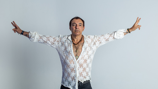 Ortinho festeja Lia de Itamaracá e entra no mar revolto de Alceu Valença no tom lisérgico do álbum solo ‘Repensista’ -