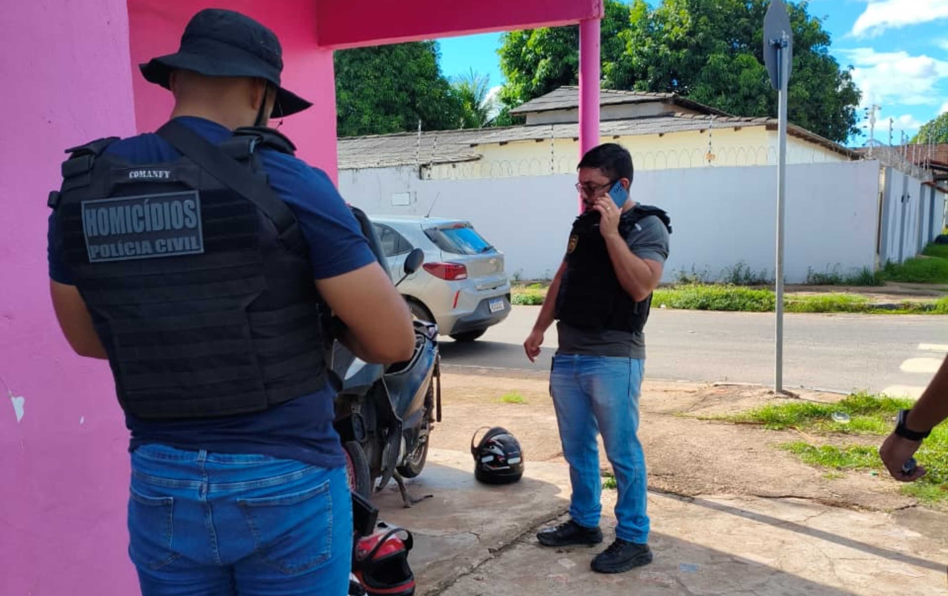 Casal é preso suspeito de atirar em homem por dívida de drogas em Boa Vista