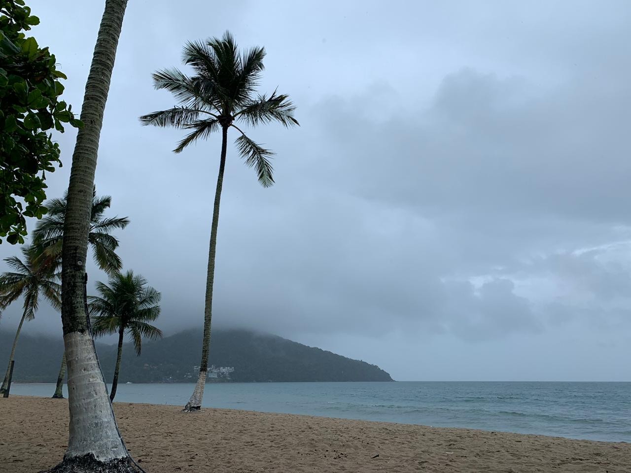 Com frente fria, Inmet mantém alerta para chuvas intensas e ventos de até 60 km/h em cidades do Vale do Paraíba e região