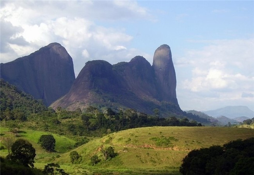 A Pedra do Camelo é a mais alta do município de Pancas, com 720m de altura. Espírito Santo — Foto: Reprodução/Ipatrimônio