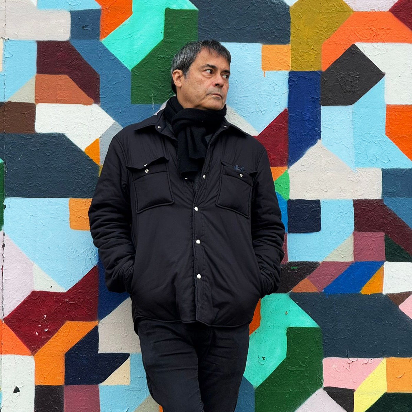 Mu Carvalho celebra Gal Costa, cai no samba com Zizi Possi e planta canções no álbum solo 'O mundo é o meu jardim'